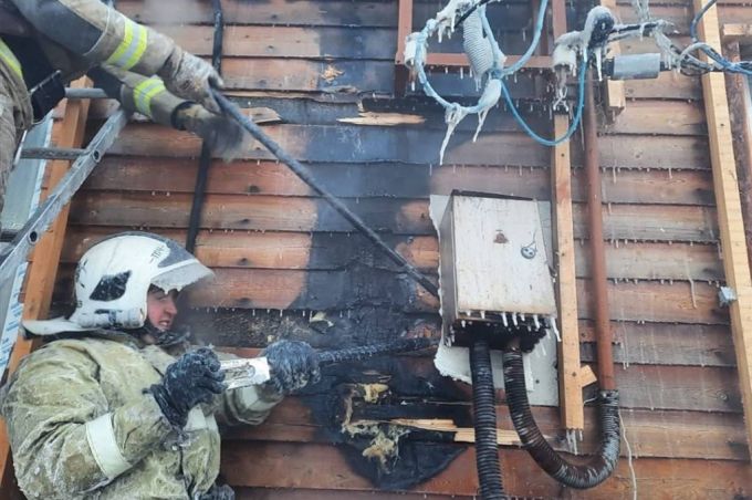 В Новом Уренгое сгорело хранившееся в балке имущество