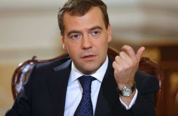 Медведев дал поручения Якушеву и Кобылкину по майскому указу Путина