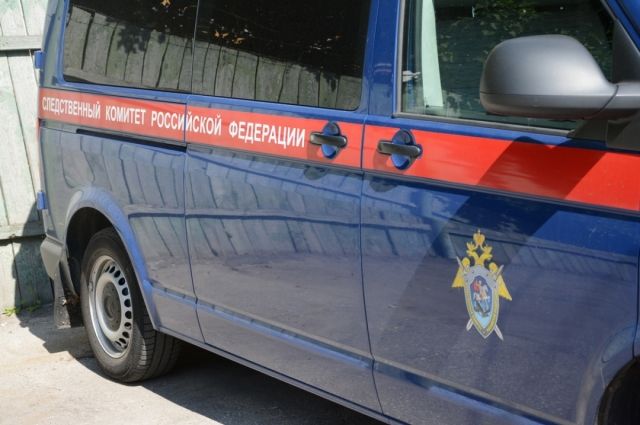 В Тарко-Сале пьяный мужчина поссорился с родственником и убил его