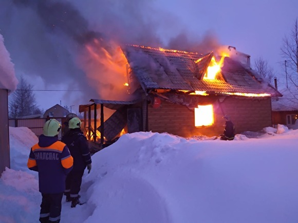 Владелицей сгоревшей в Ноябрьске дачи оказалась секретарь отделения «Единой России»