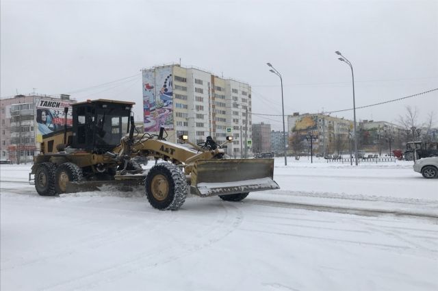 За первые сутки ноября в Ноябрьске выпало более 15 сантиметров снега