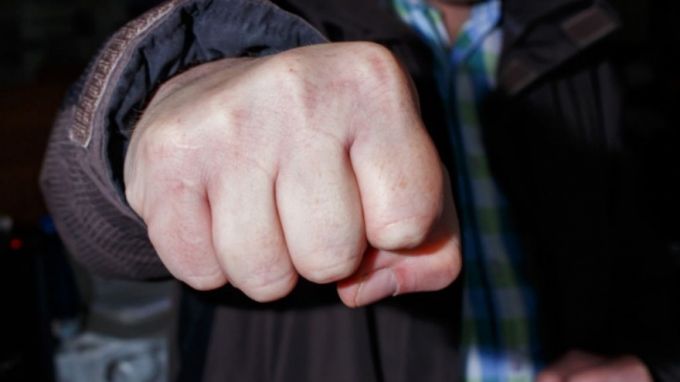 Пьяный ямалец попытался отправить полицейского в нокаут