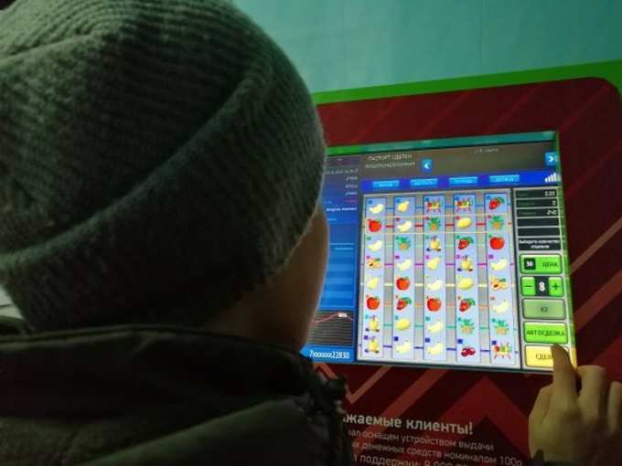 В заксобрании Ямала поддержали инициативу об «изгнании» из городов игровых автоматов
