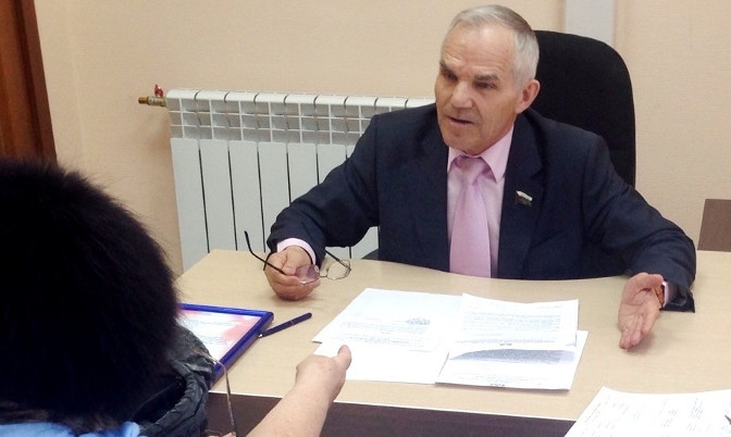 Депутат Николай Бабин провел прием избирателей в Тарко-Сале 
