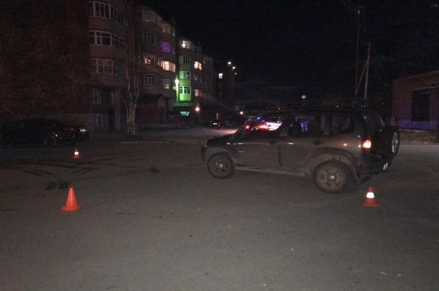В Тарко-Сале водитель сбил пешехода, двигаясь на автомобиле задним ходом
