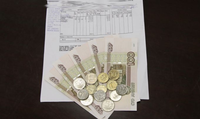 В Новом Уренгое с опекуна несовершеннолетней девочки незаконно списывали деньги за коммуналку
