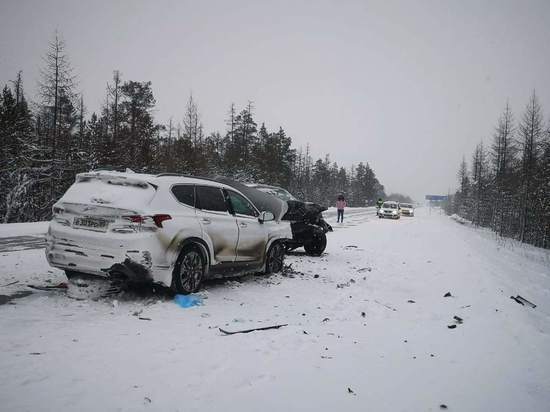 В ЯНАО водитель и ребенок погибли в страшном ДТП