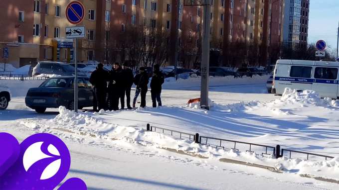 В Новом Уренгое на улице скончался мужчина