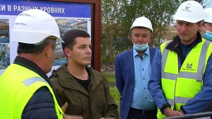 Губернатору Ямала отчитались о сроках сдачи строящейся развязки в Новом Уренгое