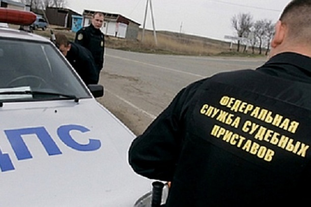 У ямальцев забрали 30 автомобилей за долги