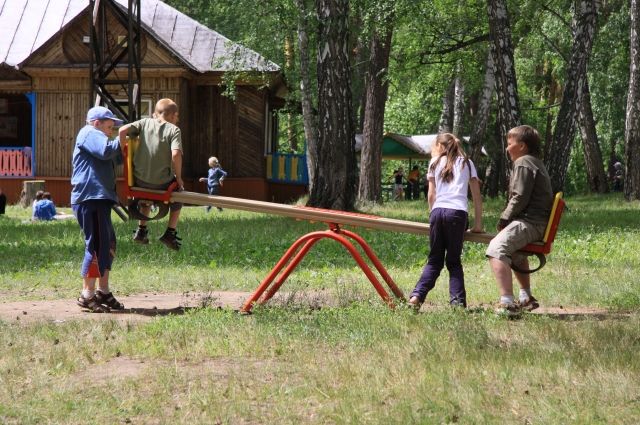90 ноябрян хотят сопровождать детей на время летнего отдыха