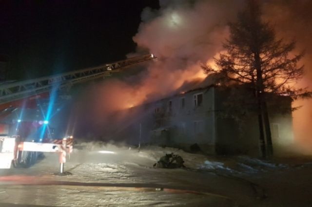 Погорельцев из ЯНАО временно разместят в общежитии