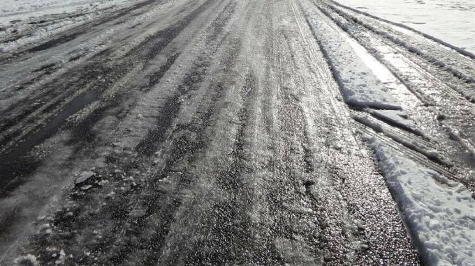 В Тазовском районе из-за сильной метели и гололеда закрыли дорогу