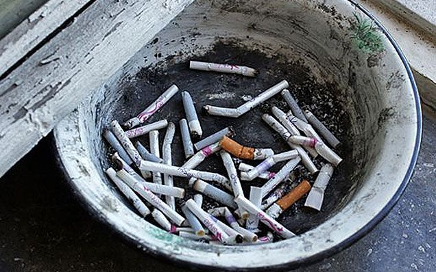 В Новом Уренгое мужчина во время перекура покалечил коллегу