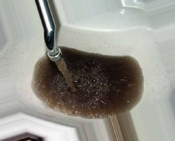 Населению Ямала поставляют воду, загрязненную железом и марганцем