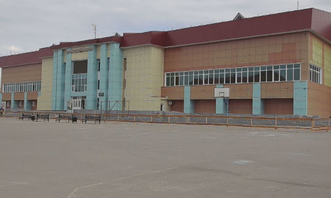 В Тарко-Сале ремонтируют «Геолог» 