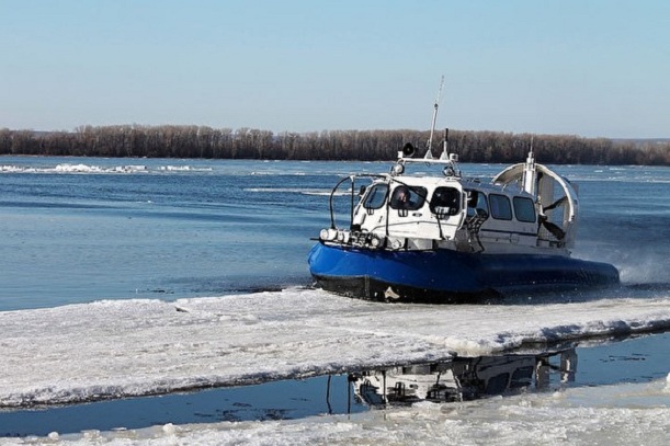 На Ямале ограничили движение по понтонному мосту через реку Пур