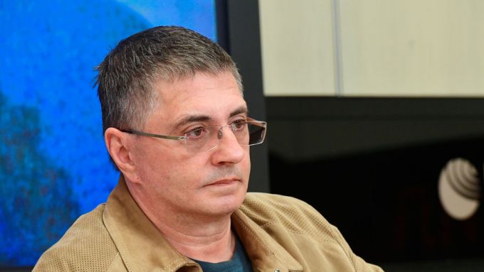 Доктор Мясников спрогнозировал рост заболеваемости «омикроном» в России