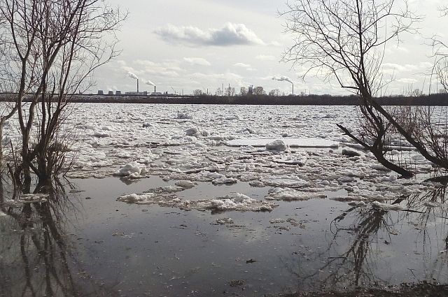 Ледоход в 95 километрах от Салехарда