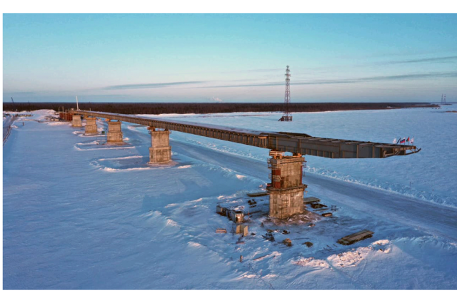 На мосту через Пур завершили шесть из десяти пролетных строений