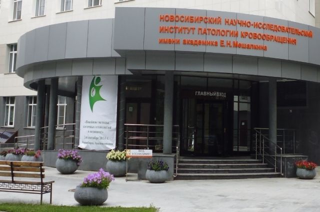 Заболевших ямальцев спецрейсом доставили в кардиоцентр Новосибирска