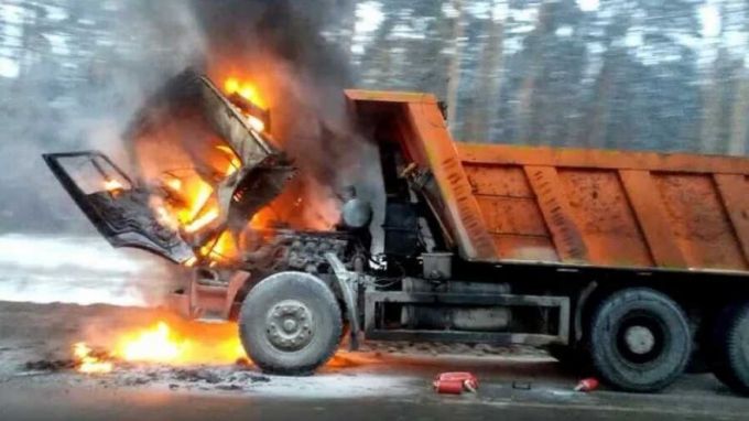 В Ноябрьске полыхал большегруз