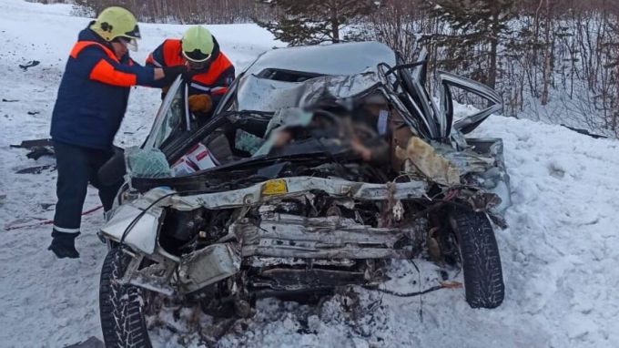 В жутком ДТП с грузовиком на Ямале погиб мужчина 