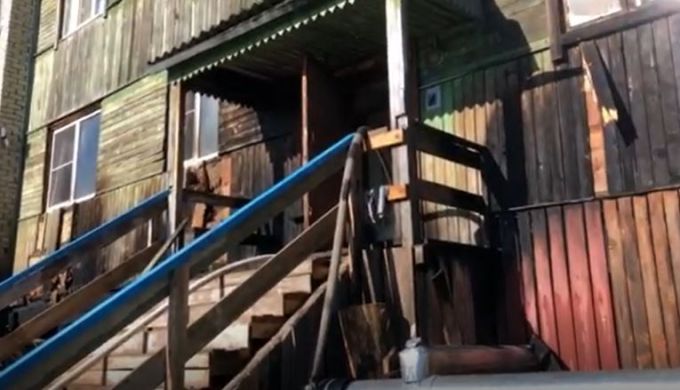 В Салехарде полыхал жилой многоквартирник. Из огня спасены 3 человека