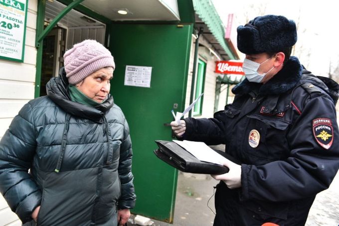 Ямальцев просят сообщать о работающих пожилых людях во время самоизоляции