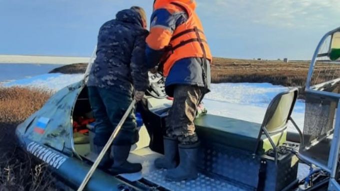 Ямалспасовцы помогли тундровику добраться в больницу