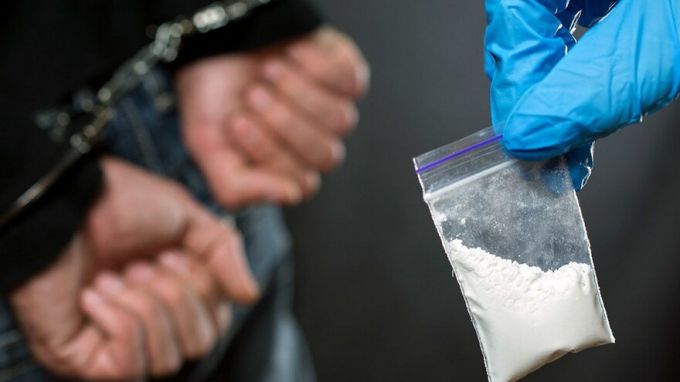 На Ямале спецназовцы задержали мужчину с крупной партией наркотиков