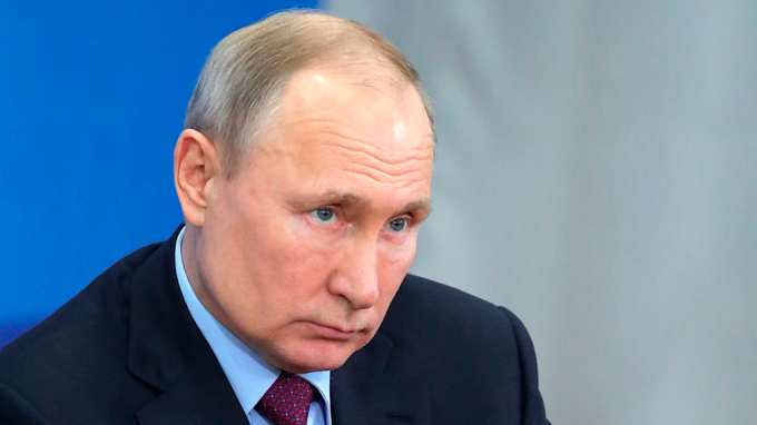 Путин подписал закон о постоянном окладе для призывников