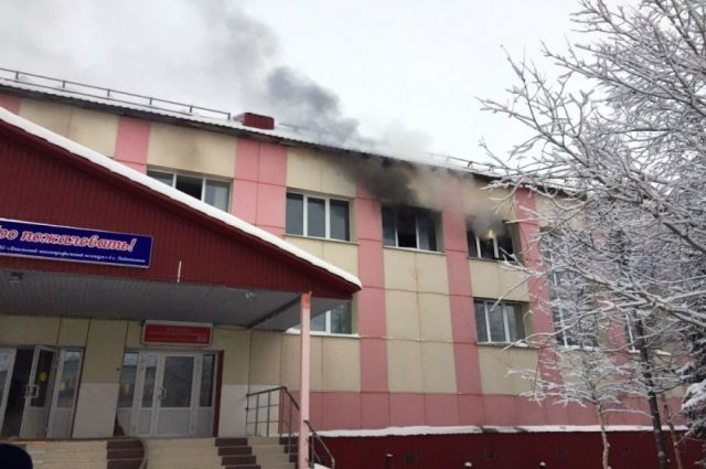 На Ямале загорелся колледж, пострадавших нет