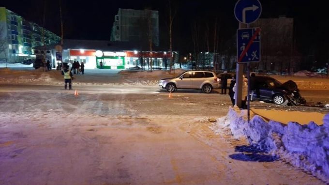 Столкнулись лоб в лоб: 2 человека пострадали в страшном ДТП на Ямале