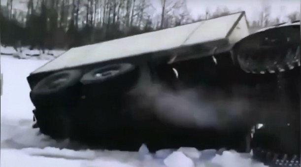 Несколько большегрузов застряли на закрытом зимнике в Ямальском районе