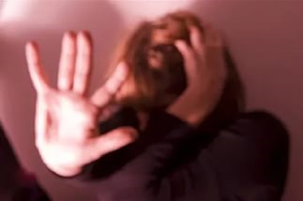 В Новом Уренгое 13-летнюю девочку изнасиловал знакомый по соцсетям