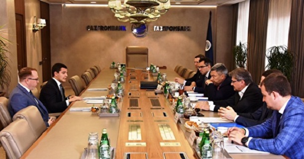 Артюхов провел переговоры с главой Газпромбанка