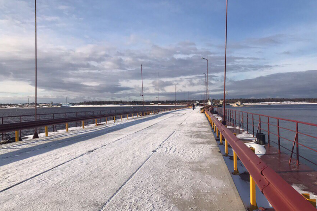 Движение по наплавному мосту через реку Пур открыто