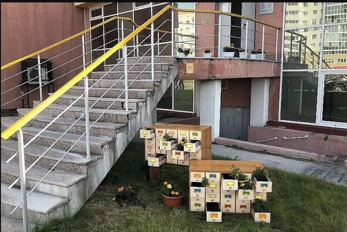 В Новом Уренгое женщина-вандал попала на камеры видеонаблюдения