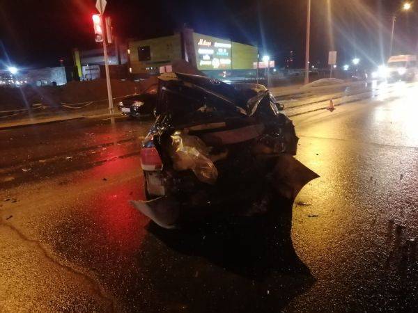 В Новом Уренгое три человека пострадали в пьяной аварии