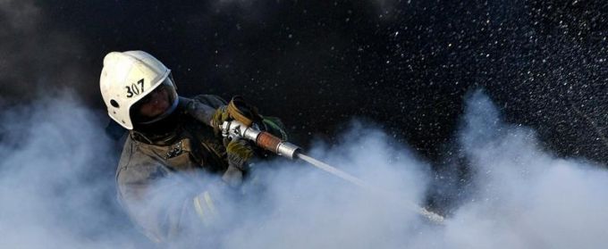 В Муравленко загорелся жилой многоквартирный дом