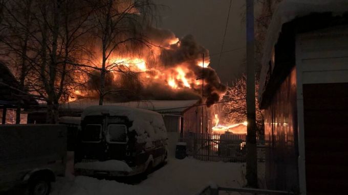 В Ноябрьске вспыхнул жилой дом