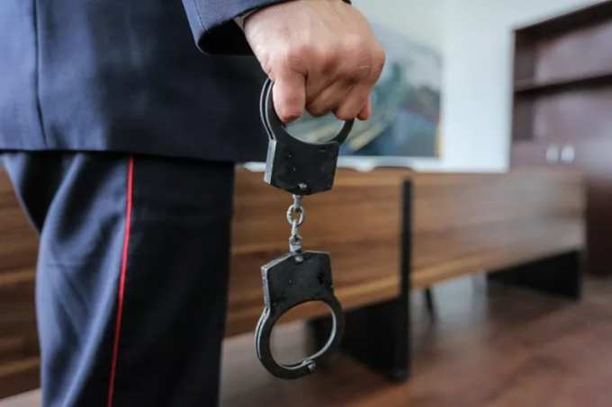 14-летнюю жительницу Нового Уренгоя могут лишить свободы на 2 года