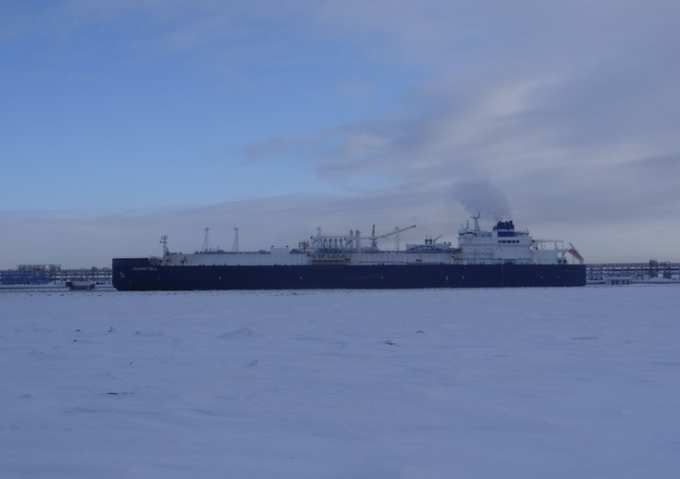 Движение ледоколов по Северному морскому пути меняют ради ямальского газа