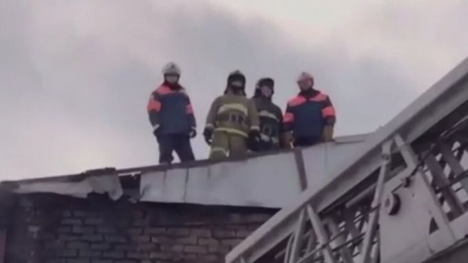 В Ноябрьске чуть не сгорело в пожаре два автобуса