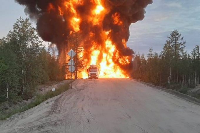 В ЯНАО взорвался бензовоз