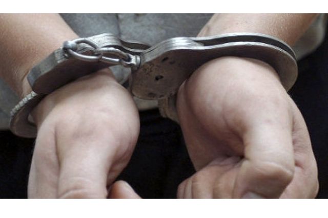 В Ноябрьске гость ударил ножом по горлу хозяина квартиры и сбежал