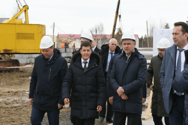 Глава Ямала посетил в Ноябрьске школу, на которую жаловались горожане