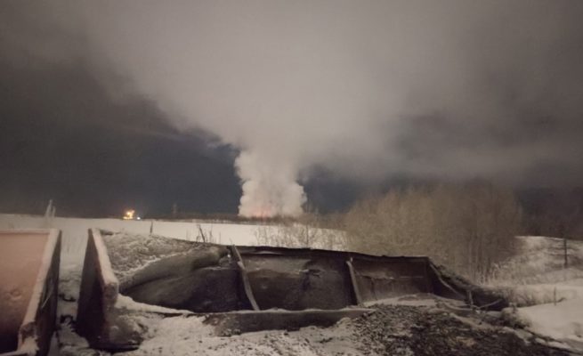  В Лабытнанги полыхает свалка, которая горела летом и осенью
