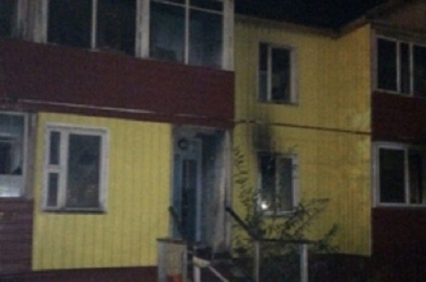 В Пуровском районе горел двухэтажный дом: пострадал ребенок
